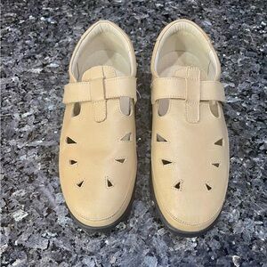 Propet Ladybug Wide Walking Shoes with Comfort Design Tan Leather Size 8D